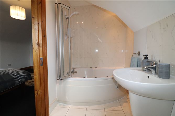 Kincora House, Blackwater, Ardnacrusha, Clare