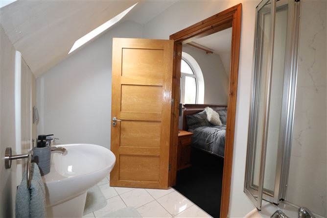 Kincora House, Blackwater, Ardnacrusha, Clare