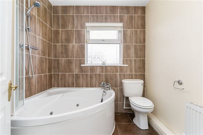 Photo 14 of 20 — 26 Griffeen Glen Avenue, Lucan, Co. Dublin