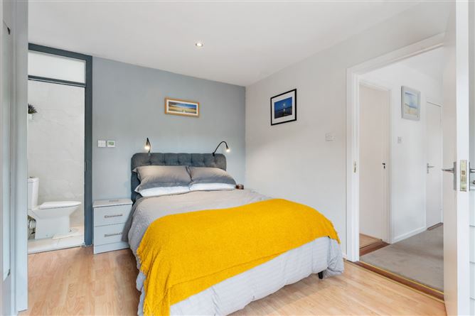 Photo 6 of 13 — 7 Emerald Cottages, Upper Grand Canal Street, Dublin 4