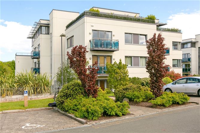 18 Mercer House, Brennanstown Square, Cabinteely, Dublin 18