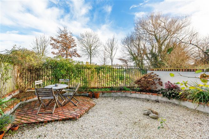 The Cottage, 44 Brookfield Place, Blackrock, Co. Dublin