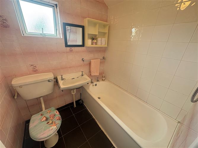 Photo 17 of 17 — 29 Innishmore Square, Ballincollig, Cork