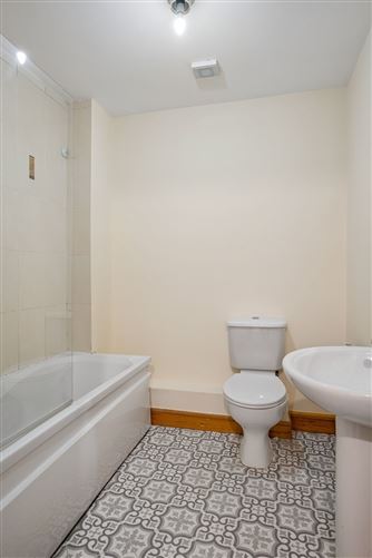 Photo 17 of 32 — 68 Castlegate Grove, Adamstown, Lucan, Co. Dublin