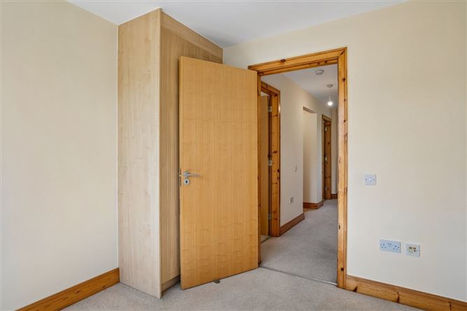 Photo 16 of 32 — 68 Castlegate Grove, Adamstown, Lucan, Co. Dublin
