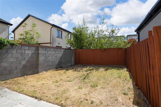 Photo 25 of 32 — 68 Castlegate Grove, Adamstown, Lucan, Co. Dublin