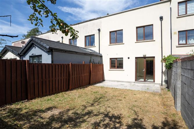 Photo 26 of 32 — 68 Castlegate Grove, Adamstown, Lucan, Co. Dublin