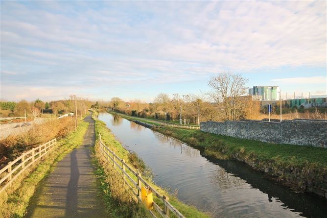 Photo 30 of 32 — 68 Castlegate Grove, Adamstown, Lucan, Co. Dublin
