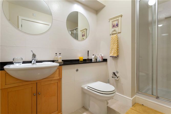 13 Mercer House, Brennanstown Square, Cabinteely, Dublin 18