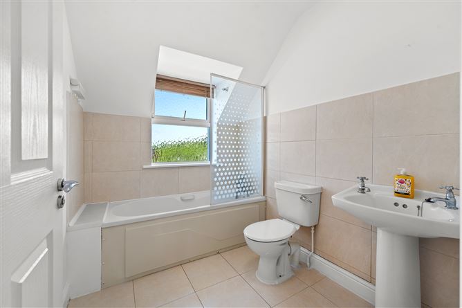 35 Riverside Avenue, Rushbrooke Links, Cobh, Cork
