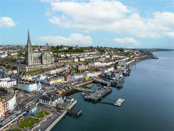 35 Riverside Avenue, Rushbrooke Links, Cobh, Cork