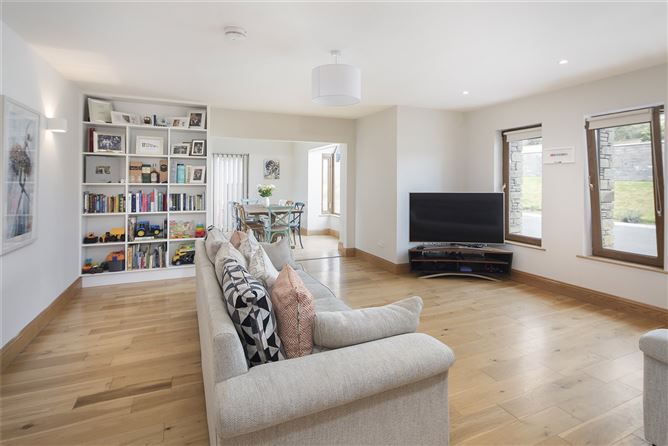 7 Blackthorn Drive, Blackstone Bridge, Killeens, Co. Cork
