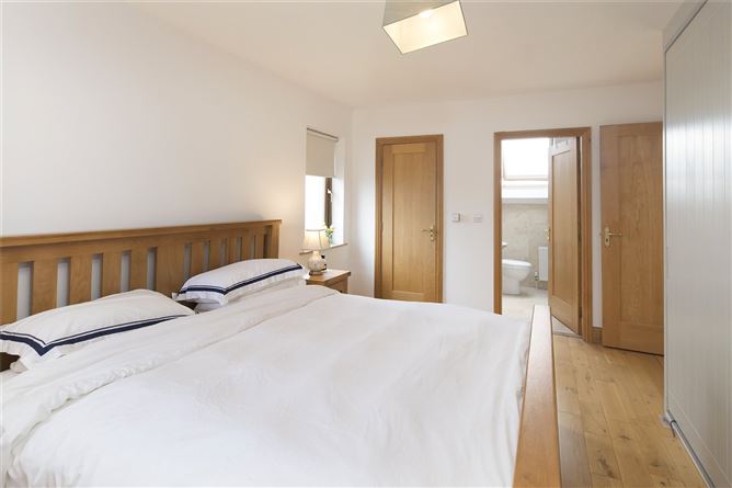 7 Blackthorn Drive, Blackstone Bridge, Killeens, Co. Cork