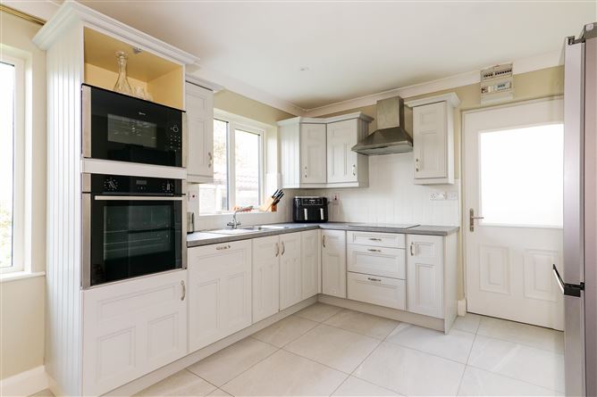 37 Manor Court, Knocknacarra, Galway City