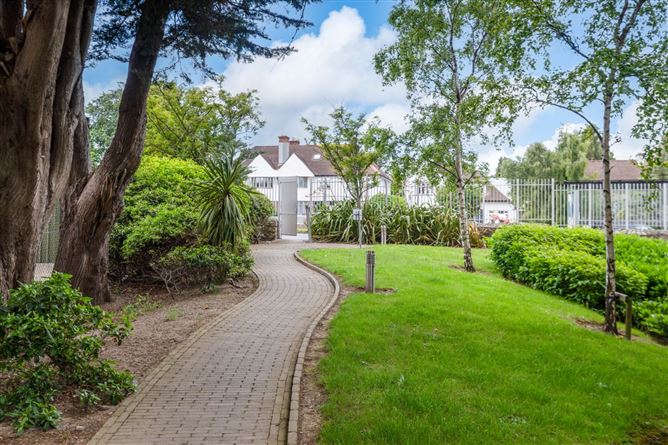 Photo 20 of 24 — 50 Booterstown Wood, Booterstown Avenue, Co. Dublin
