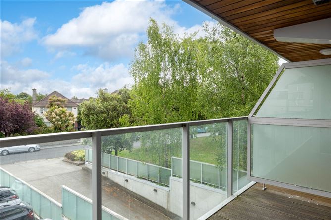 Photo 15 of 24 — 50 Booterstown Wood, Booterstown Avenue, Co. Dublin