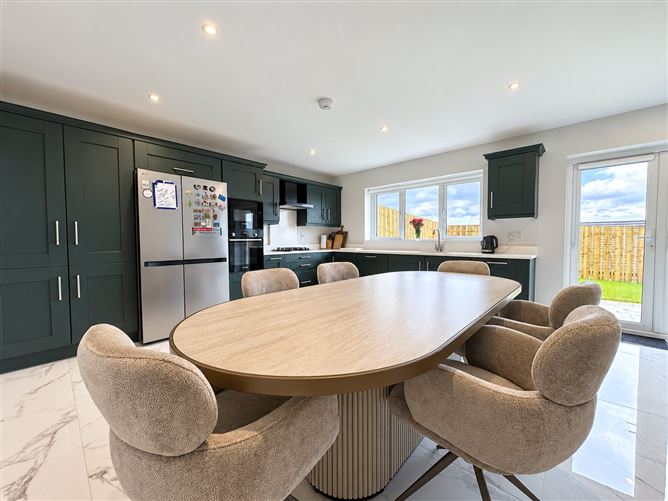 92 Crieve Mor Avenue, Letterkenny, Co. Donegal