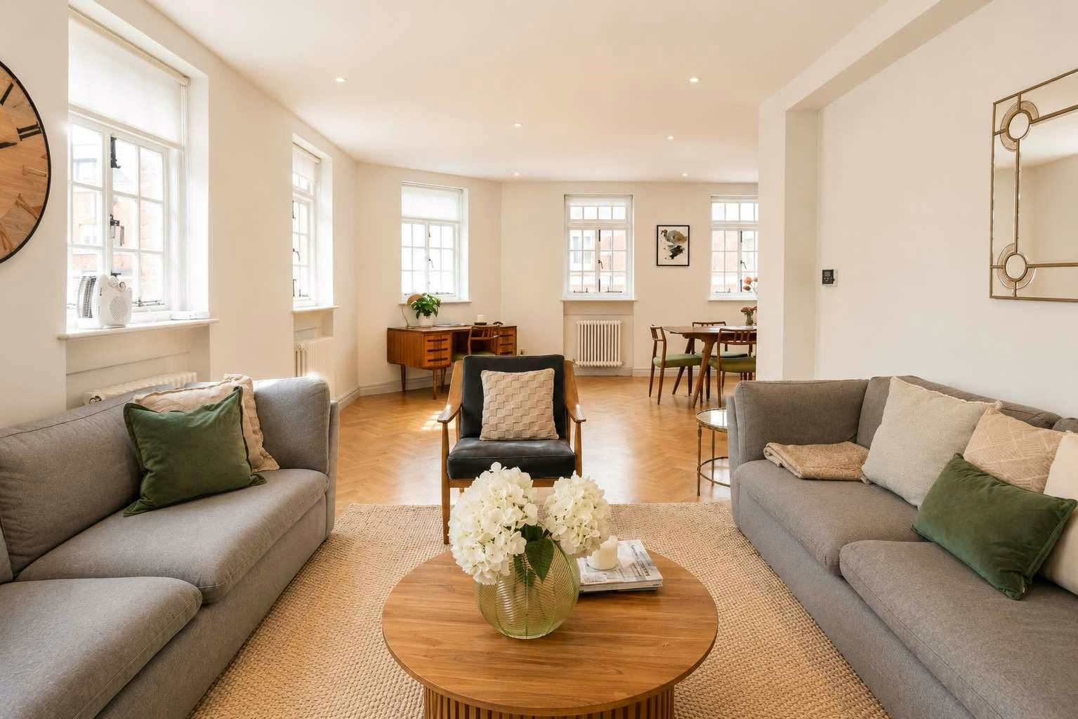 Photo 1 of 10 — Mayfair Oak,London,Greater London,United Kingdom