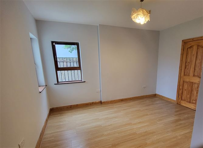 3 Shannon Cove, Dromod, Leitrim