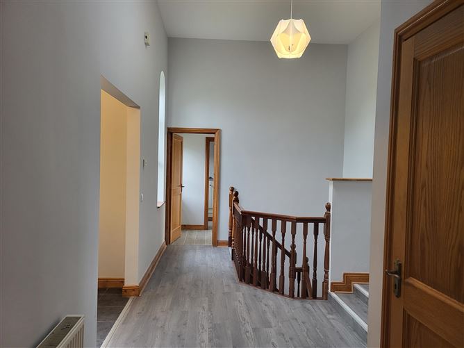 3 Shannon Cove, Dromod, Leitrim