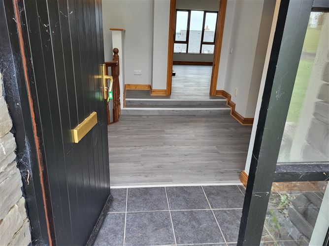 3 Shannon Cove, Dromod, Leitrim