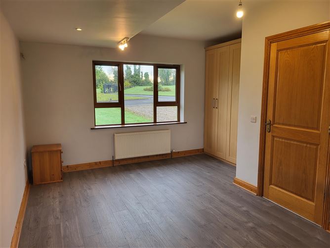 3 Shannon Cove, Dromod, Leitrim