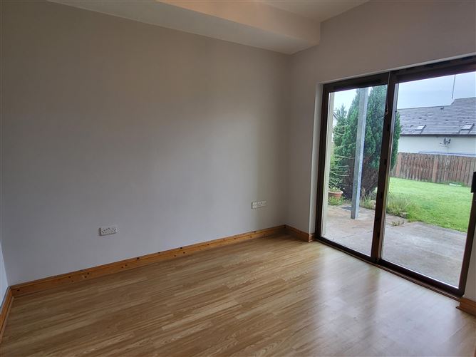 3 Shannon Cove, Dromod, Leitrim