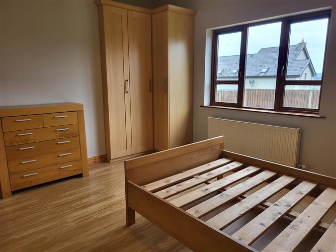3 Shannon Cove, Dromod, Leitrim