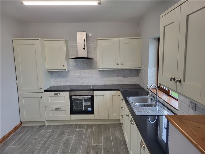 3 Shannon Cove, Dromod, Leitrim