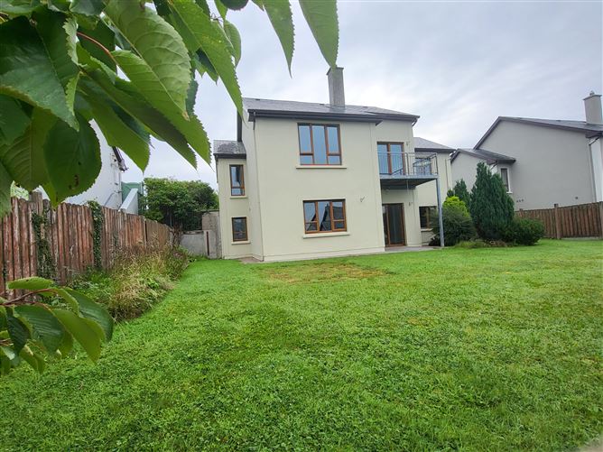 3 Shannon Cove, Dromod, Leitrim