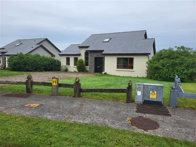 3 Shannon Cove, Dromod, Leitrim