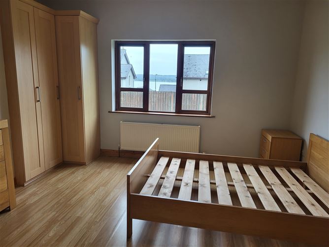 3 Shannon Cove, Dromod, Leitrim