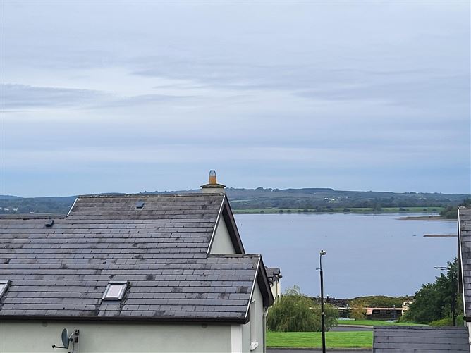 3 Shannon Cove, Dromod, Leitrim