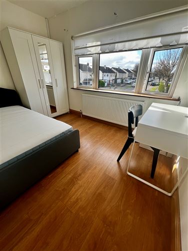 https://photos-a.propertyimages.ie/media/5/2/0/4936025/feb6bf3a-1b05-48c9-bf92-0129be9dde5f_l.jpg