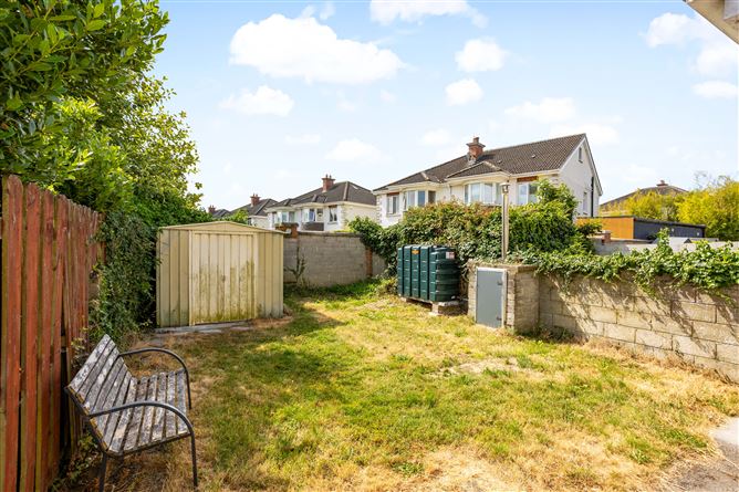https://photos-a.propertyimages.ie/media/5/2/0/5017025/c99cc8fc-0e0f-45a3-8155-4579705ba509_l.jpg