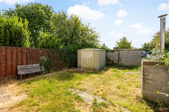 https://photos-a.propertyimages.ie/media/5/2/0/5017025/c99cc8fc-0e0f-45a3-8155-4579705ba509_l.jpg