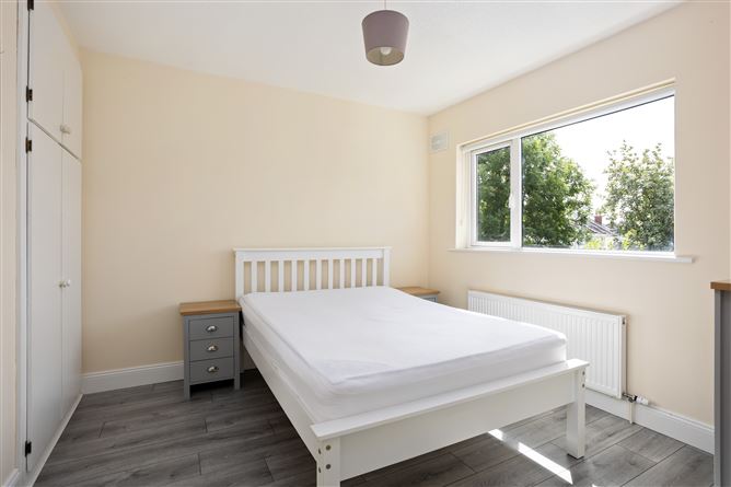https://photos-a.propertyimages.ie/media/5/2/0/5017025/c99cc8fc-0e0f-45a3-8155-4579705ba509_l.jpg
