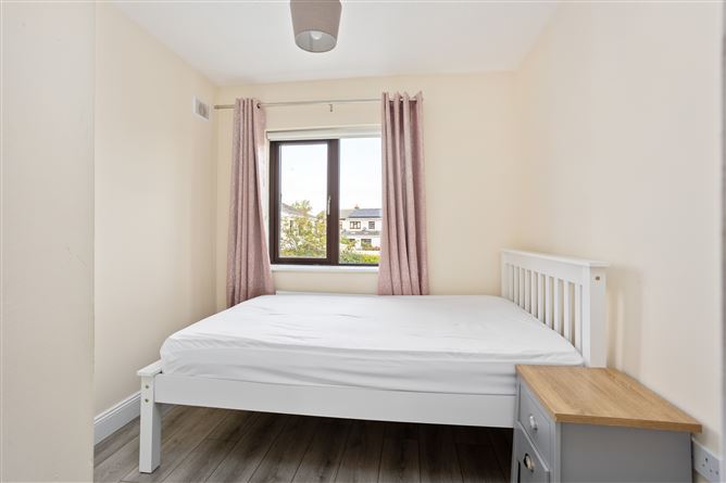 https://photos-a.propertyimages.ie/media/5/2/0/5017025/c99cc8fc-0e0f-45a3-8155-4579705ba509_l.jpg