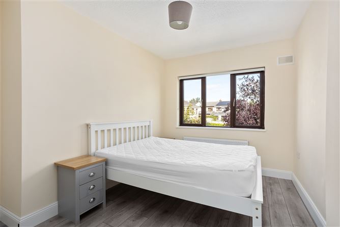 https://photos-a.propertyimages.ie/media/5/2/0/5017025/c99cc8fc-0e0f-45a3-8155-4579705ba509_l.jpg