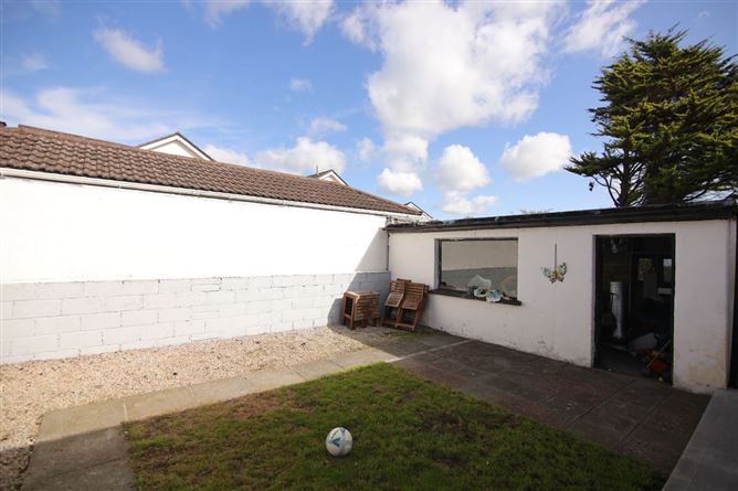 27 Castleknock Way, Castleknock, Dublin 15
