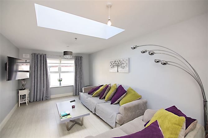 27 Castleknock Way, Castleknock, Dublin 15