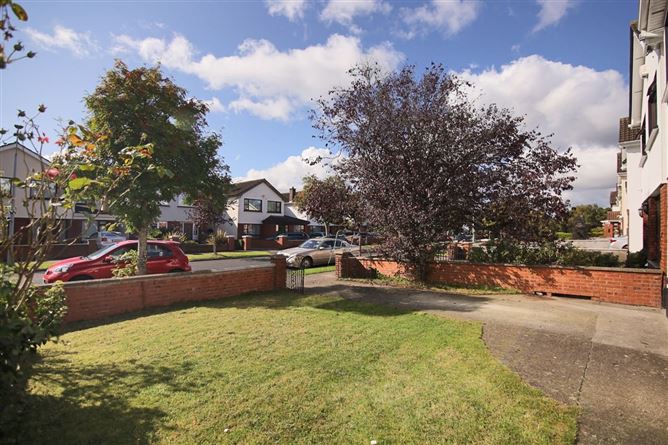 27 Castleknock Way, Castleknock, Dublin 15