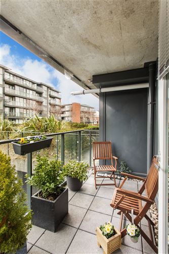 27 Weavers Hall, The Gallops, Leopardstown,   Dublin 18