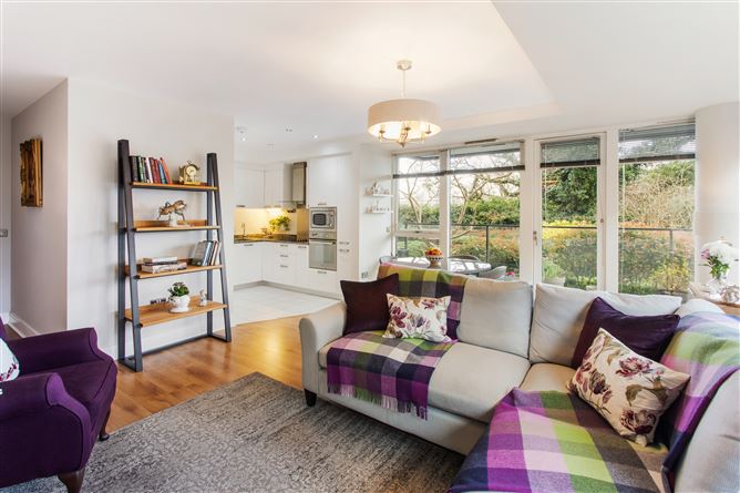 27 Weavers Hall, The Gallops, Leopardstown,   Dublin 18