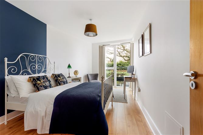 27 Weavers Hall, The Gallops, Leopardstown,   Dublin 18