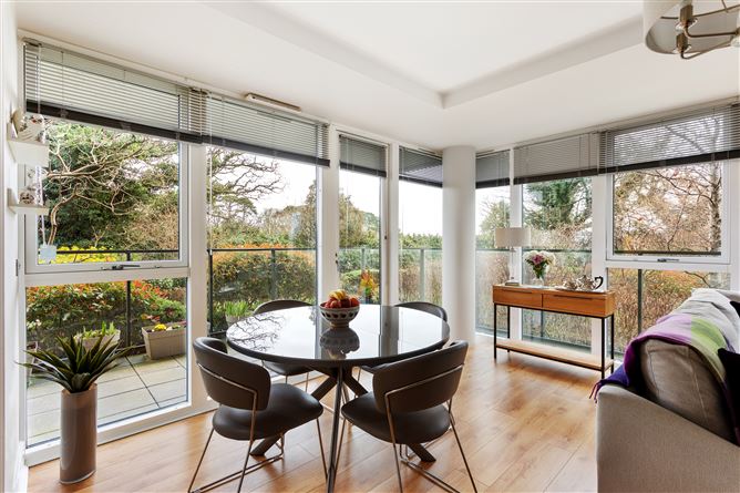 27 Weavers Hall, The Gallops, Leopardstown,   Dublin 18