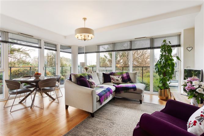 27 Weavers Hall, The Gallops, Leopardstown,   Dublin 18