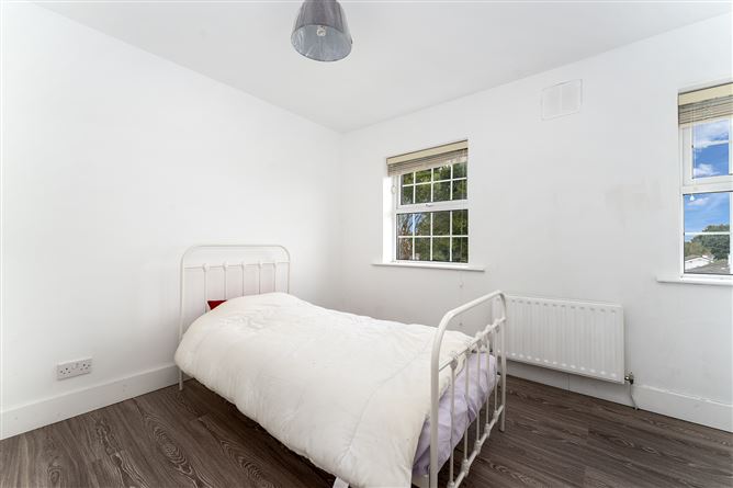 61 The Grove, Kingswood Heights, Dublin 24