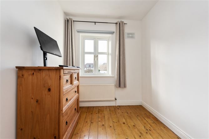 54 Brookfield Green, Kimmage, Dublin 12