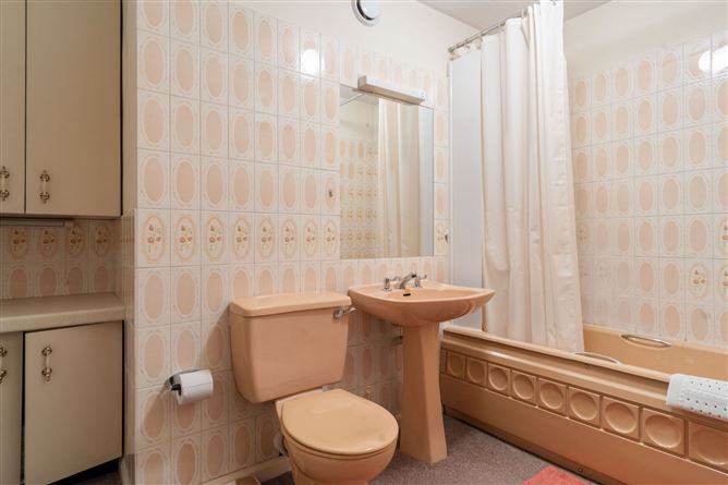 17 Alma Court, Alma Road, Monkstown, Co. Dublin